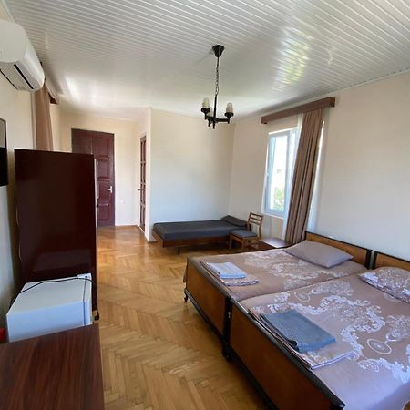 Guesthouse White Swan Kobuleti Esterno foto