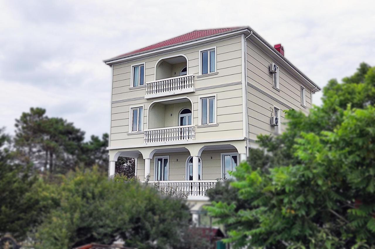 Guesthouse White Swan Kobuleti Esterno foto