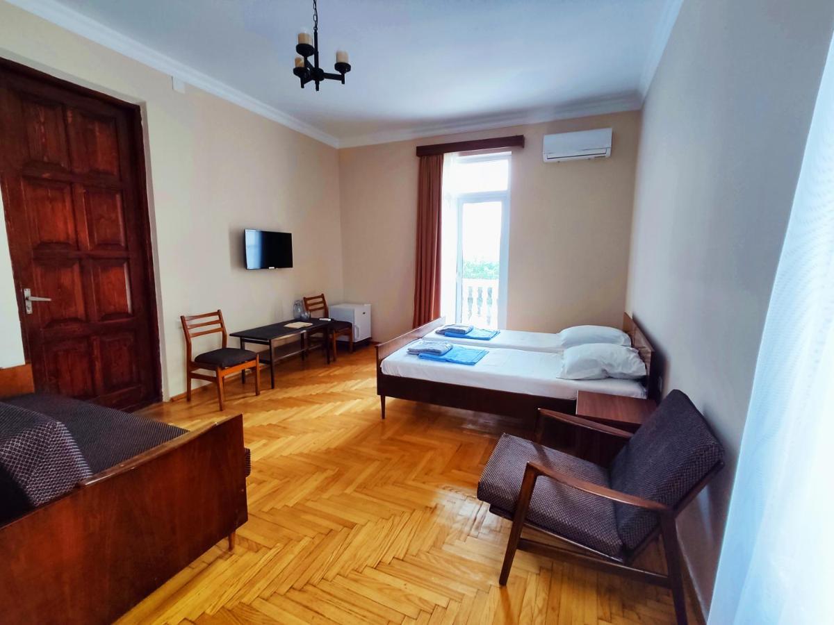 Guesthouse White Swan Kobuleti Esterno foto