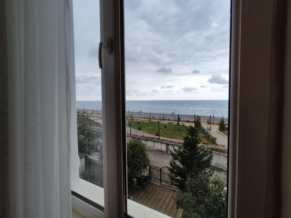 Guesthouse White Swan Kobuleti Esterno foto
