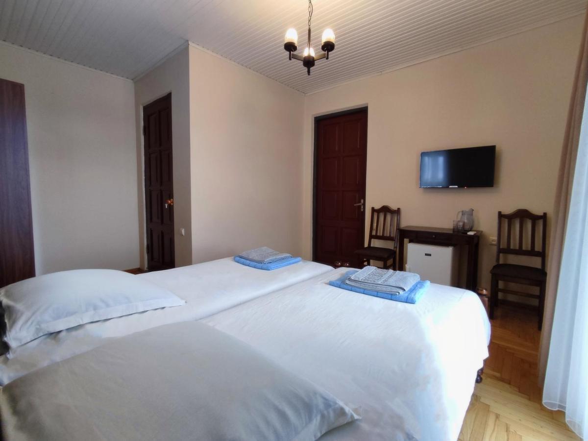 Guesthouse White Swan Kobuleti Esterno foto