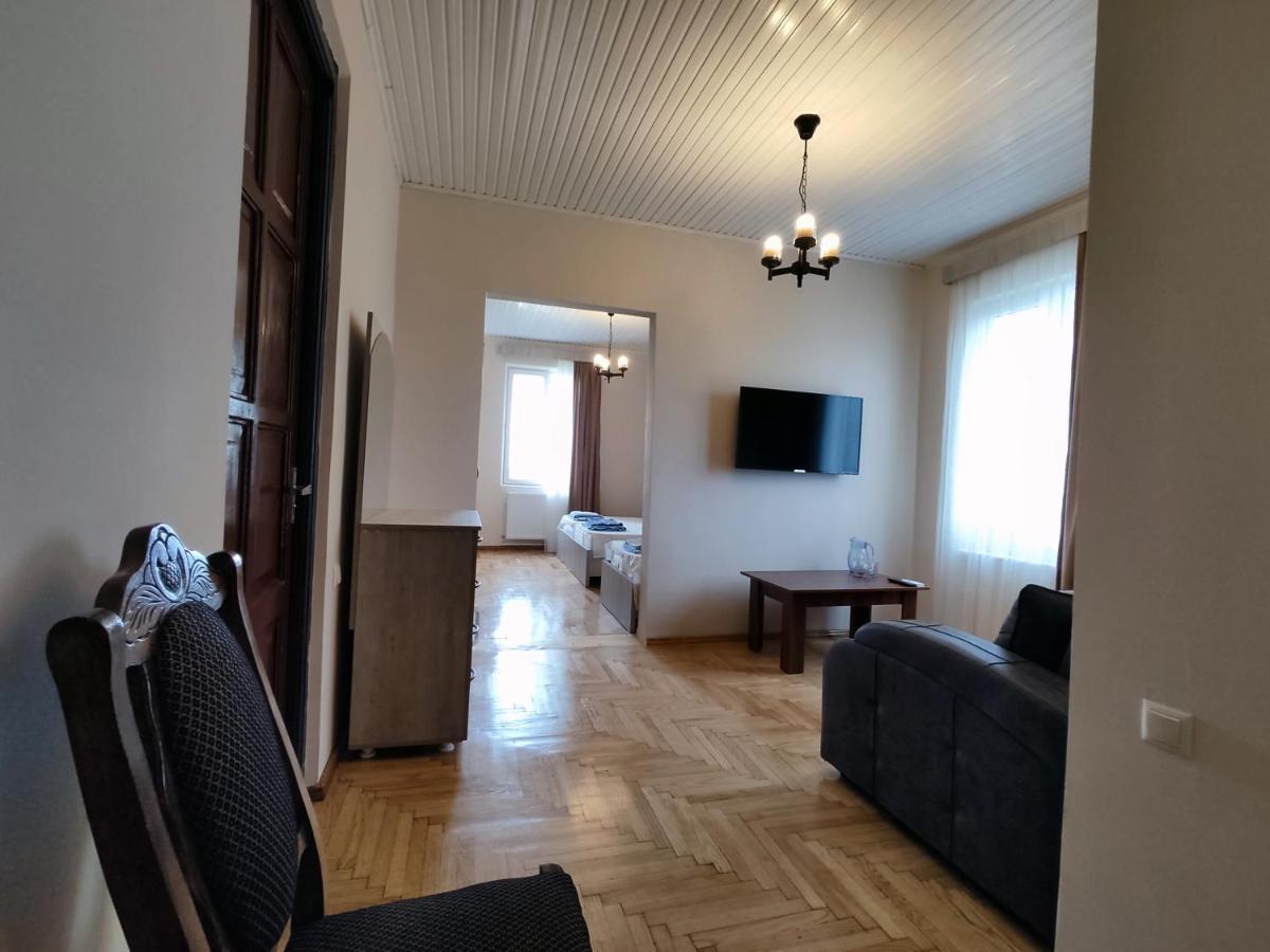 Guesthouse White Swan Kobuleti Esterno foto