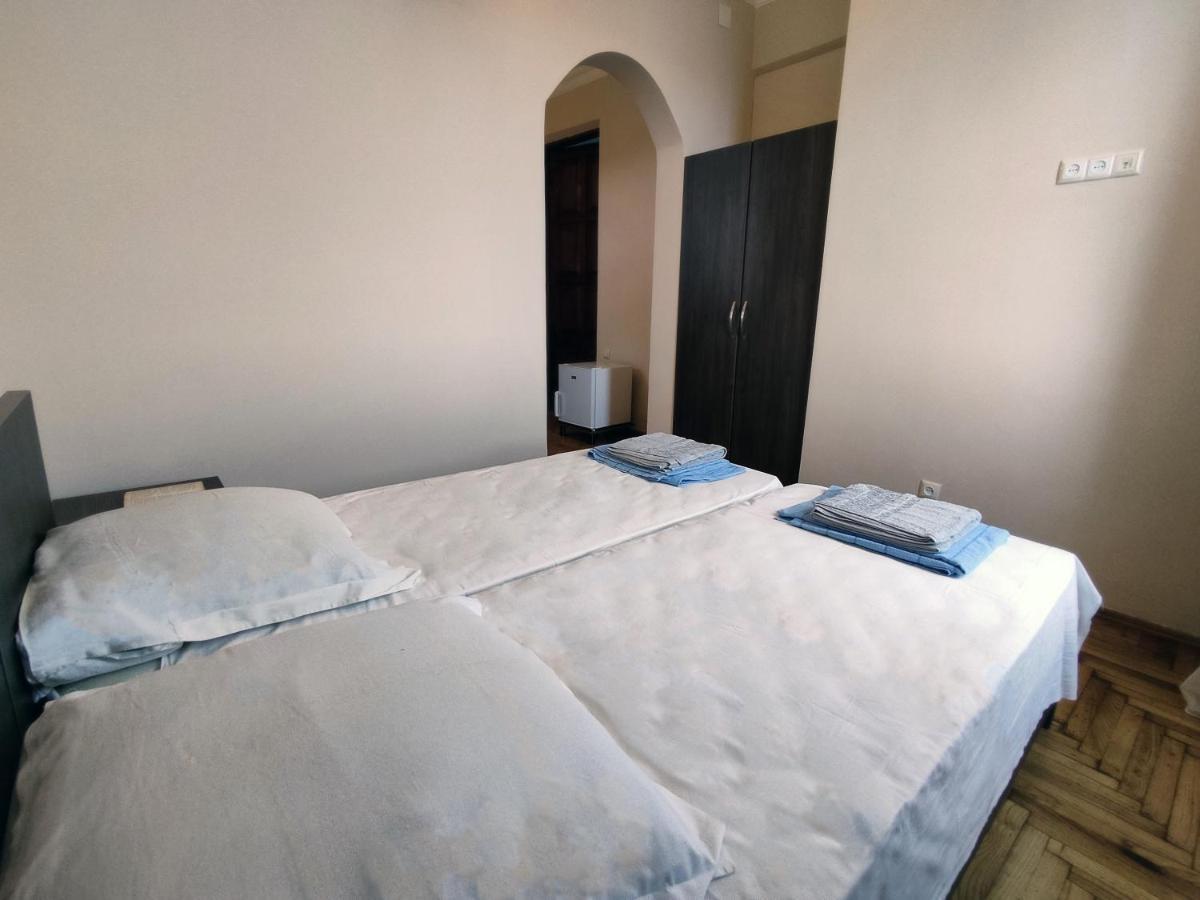 Guesthouse White Swan Kobuleti Esterno foto