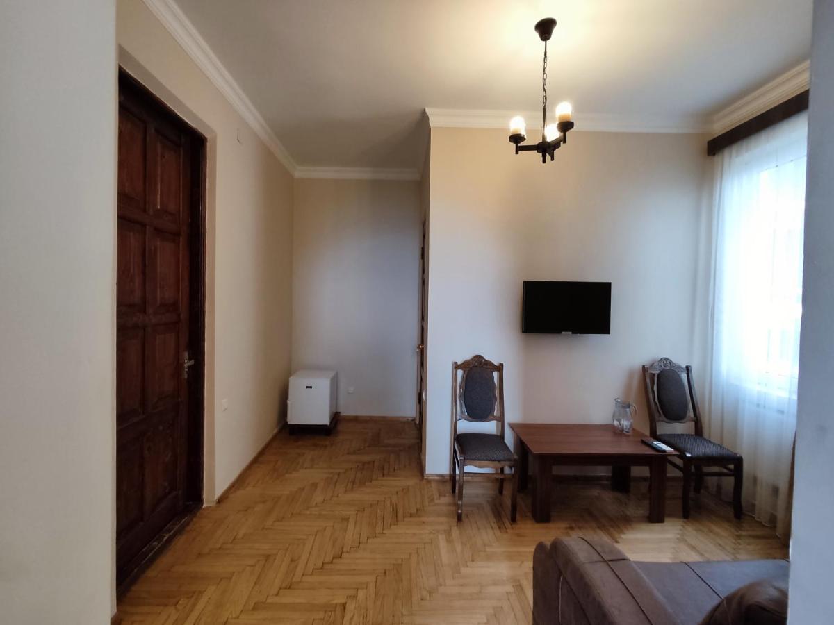Guesthouse White Swan Kobuleti Esterno foto