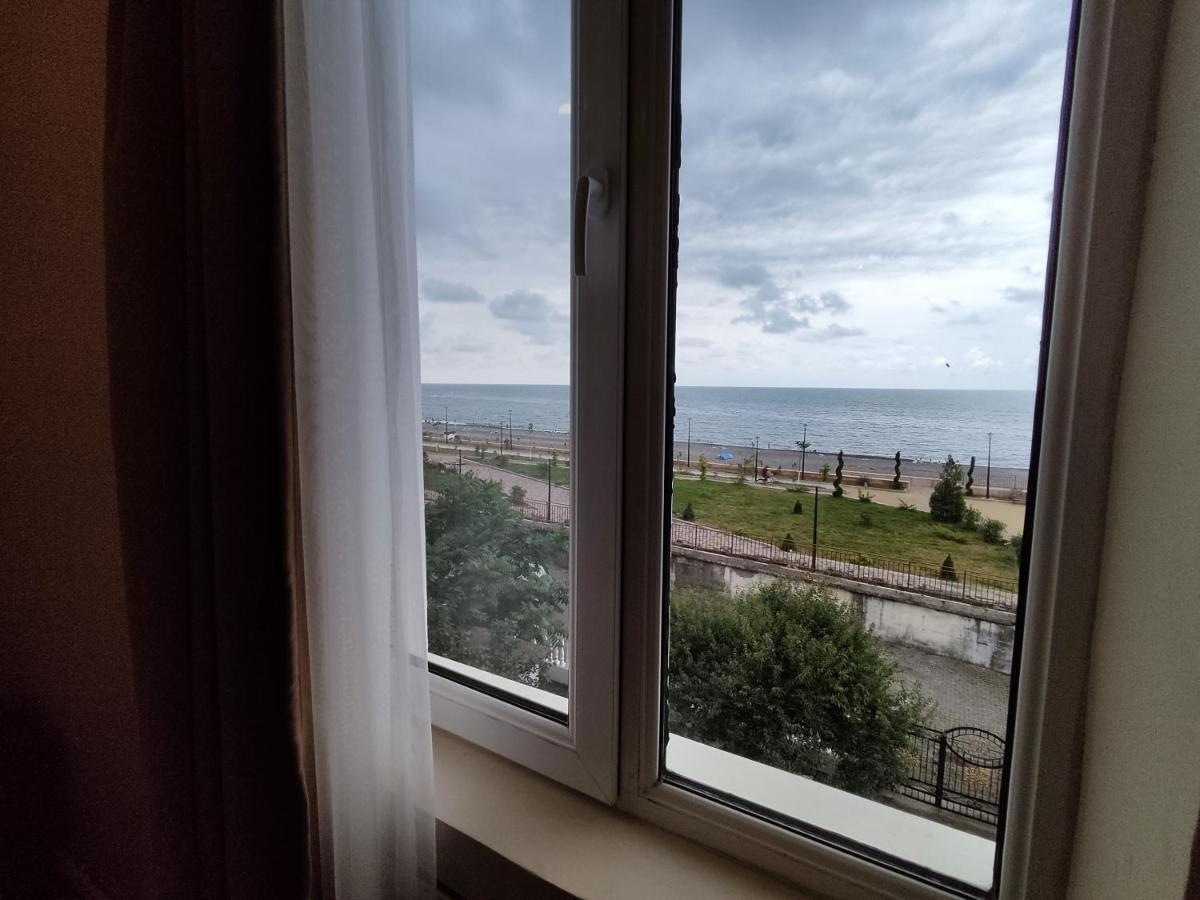 Guesthouse White Swan Kobuleti Esterno foto