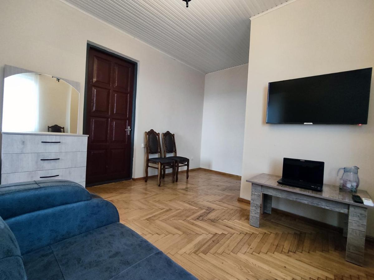Guesthouse White Swan Kobuleti Esterno foto