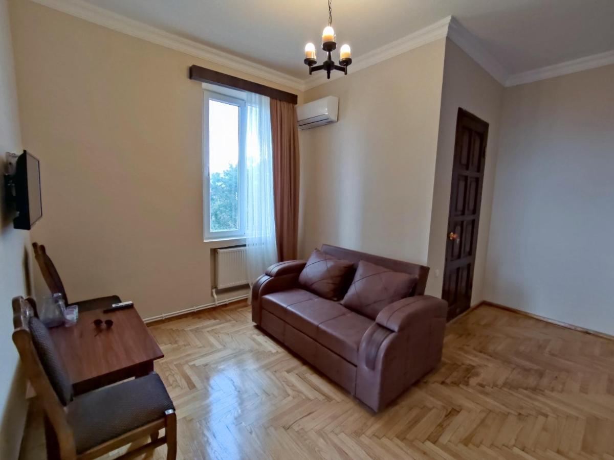 Guesthouse White Swan Kobuleti Esterno foto