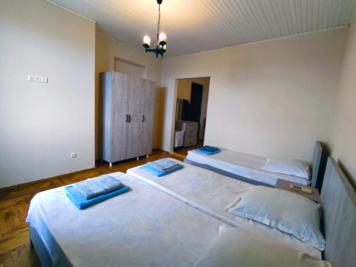 Guesthouse White Swan Kobuleti Esterno foto