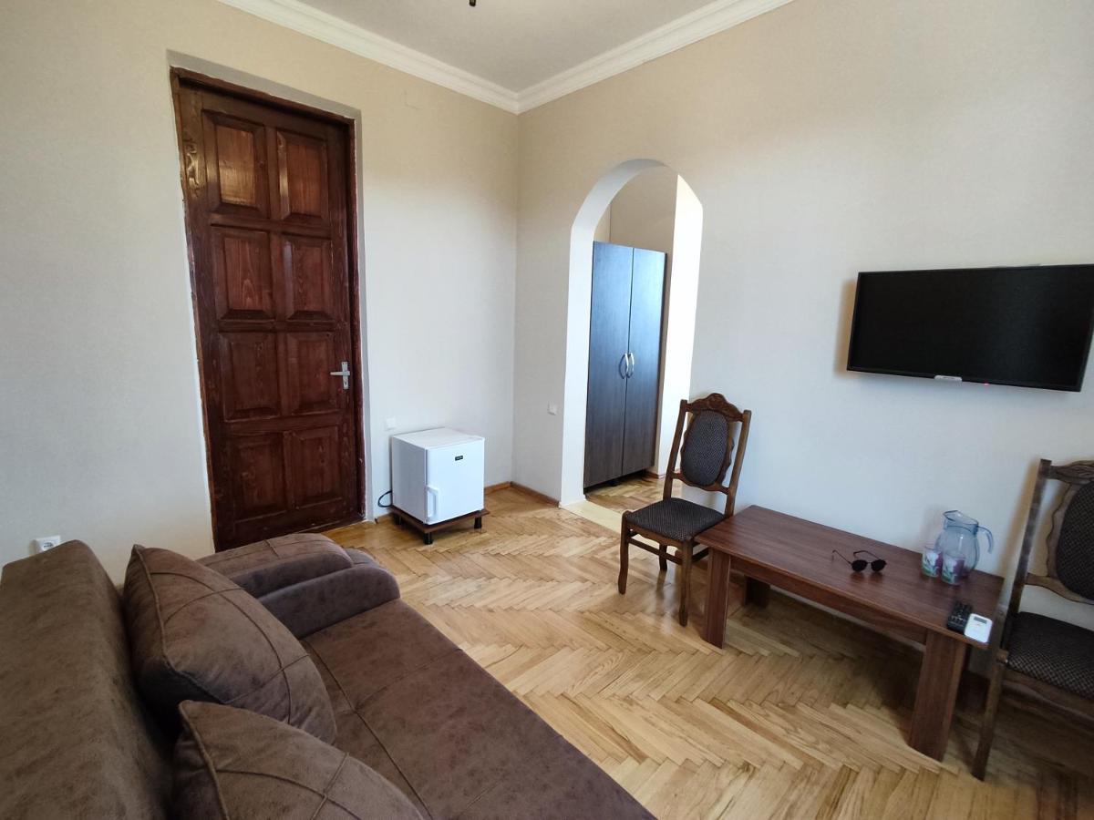Guesthouse White Swan Kobuleti Esterno foto