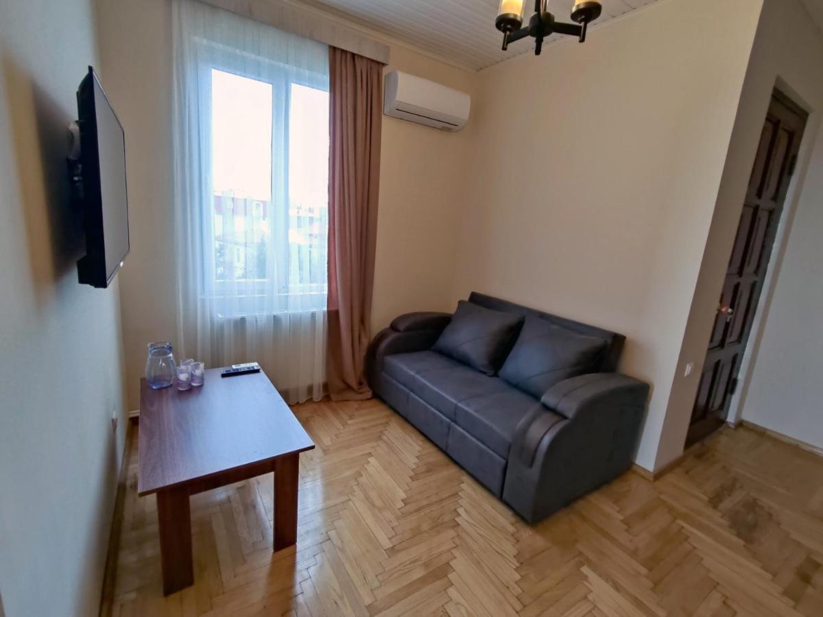 Guesthouse White Swan Kobuleti Esterno foto